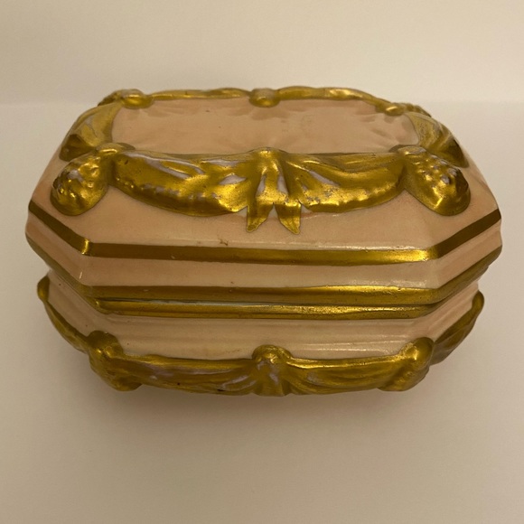 Carlin Comforts French Porcelain Trinket Box - Picture 4 of 8